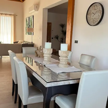 Апартаменты - Upper Deck Double Private In Barbuja *